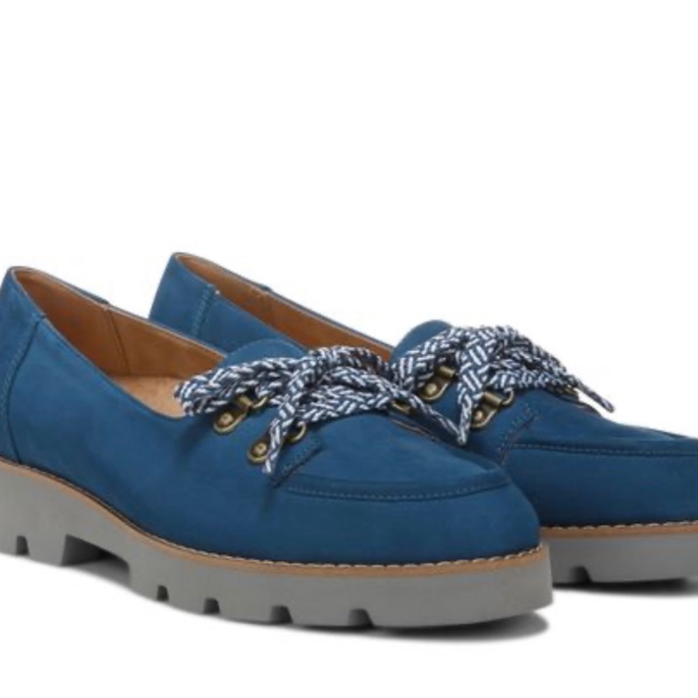 Vionic Teagan Lace Up size 8